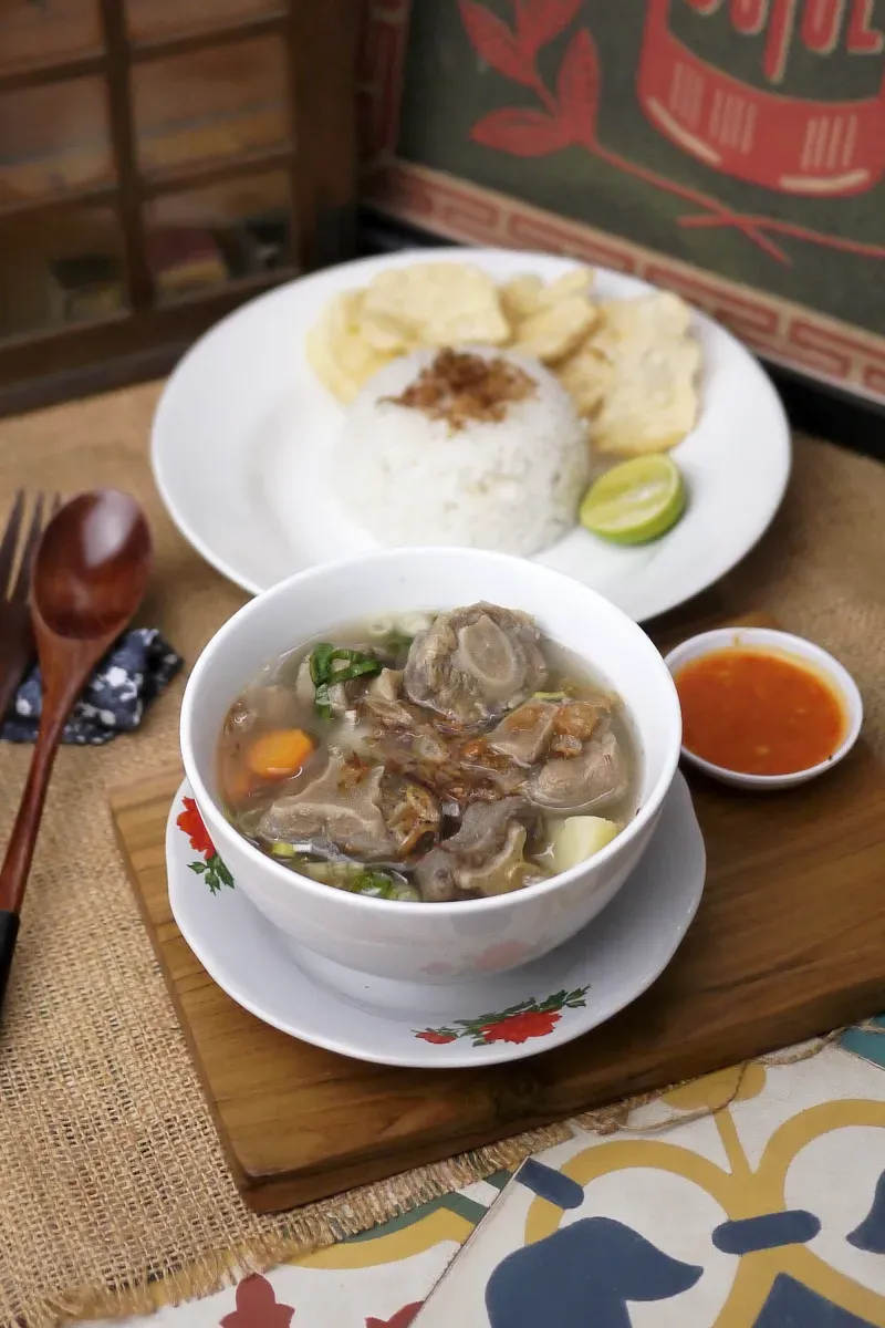 Sop Boentoet Koeah Djakarta (+Nasi)