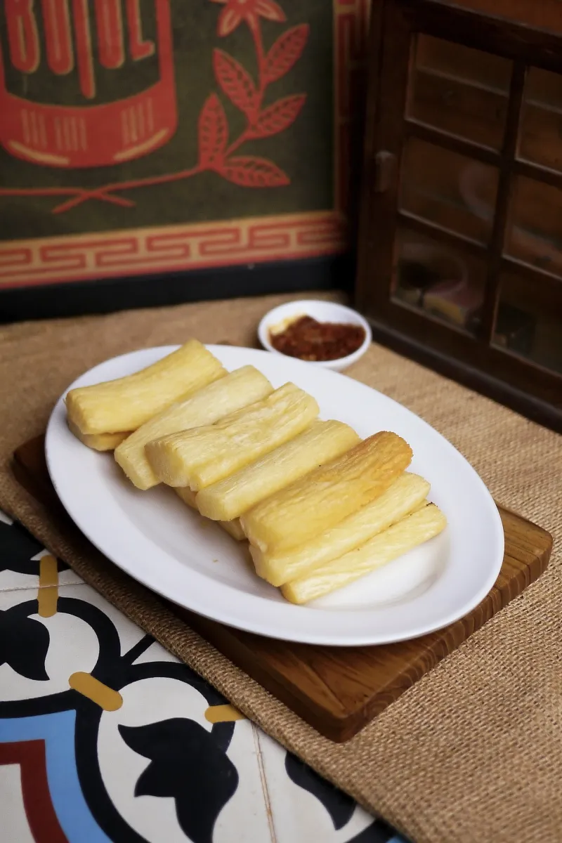 Singkong Sambel Roa