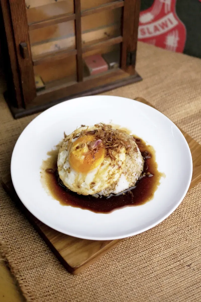 Nasi Telor Oey